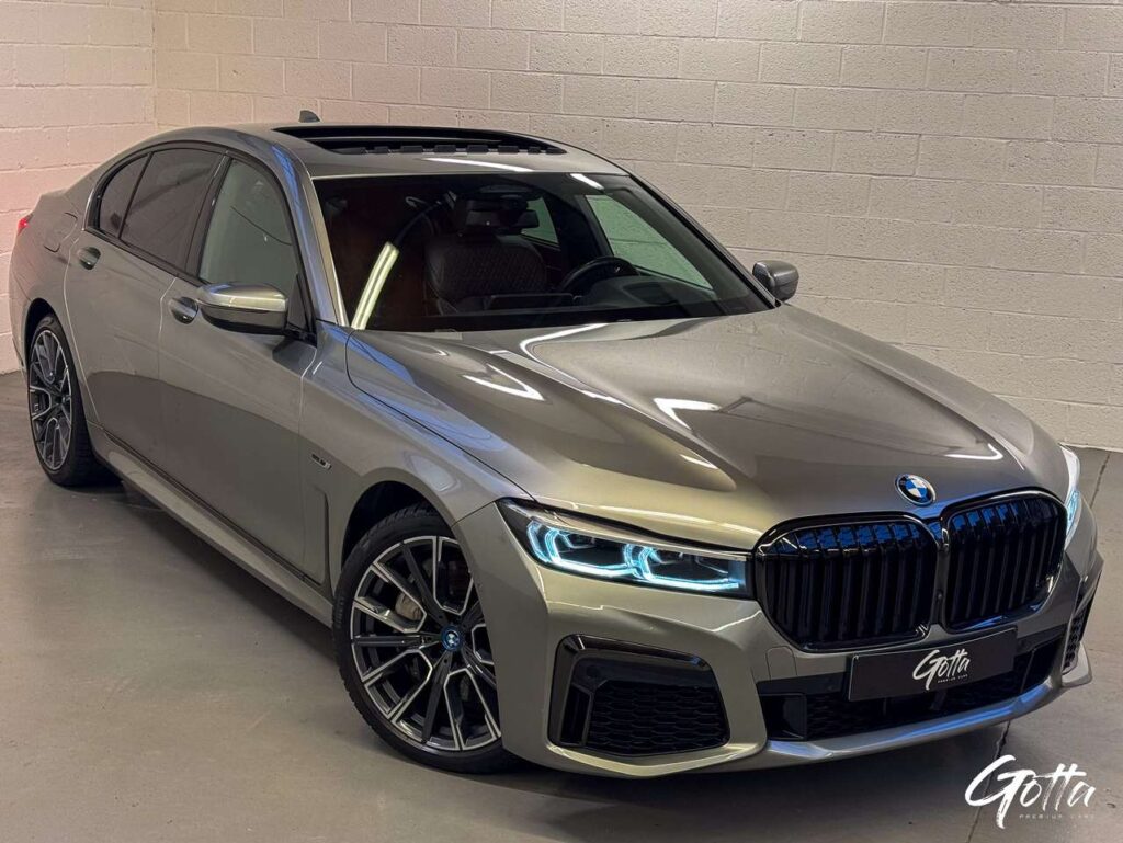 Photo du véhicule BMW 745