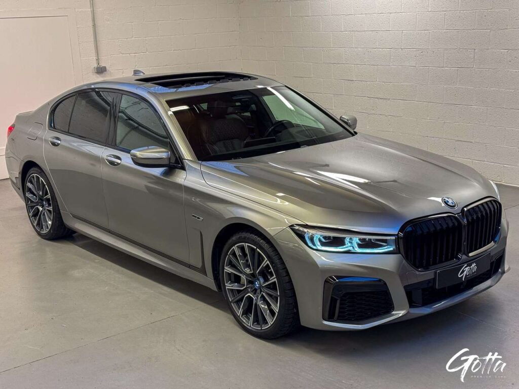 Photo du véhicule BMW 745