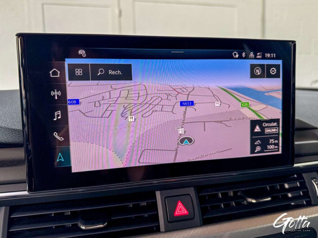 Photo du véhicule BMW 745