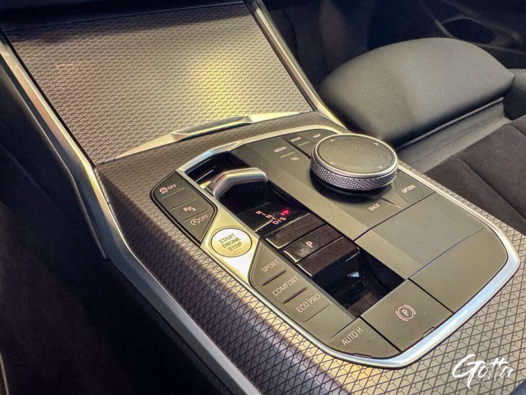 Photo du véhicule BMW 330