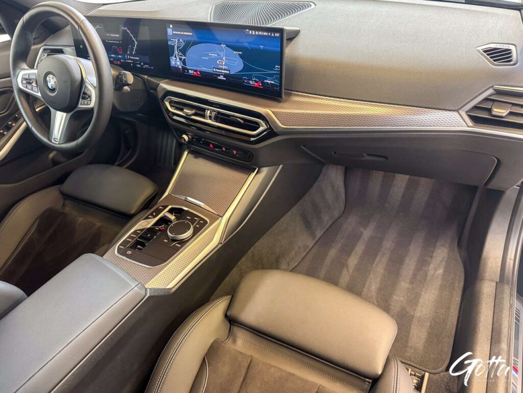Photo du véhicule BMW 330